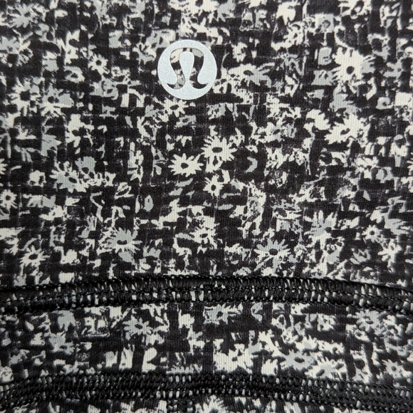 Lululemon Sole Training Cropped Leggings Daisy Dust Alpine White/Black - Picture 5 of 15